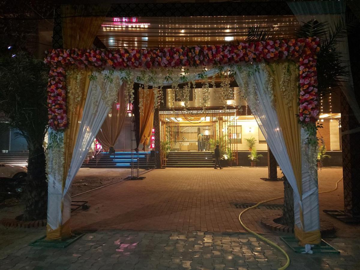 Hotel Endora Patiāla Екстериор снимка